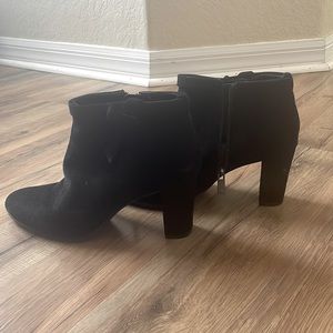 Bandolino Black Suede Booties, size 7.5